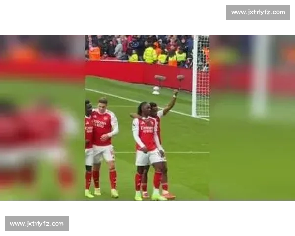 有没有朋友和我一样，觉得埃泽这脚是 “二踢脚”？